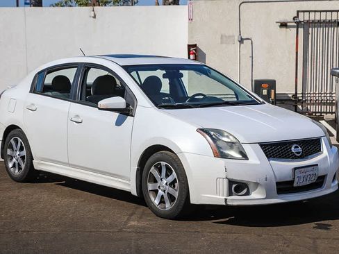 Used 2012 Nissan Sentra 2.0 SR w/ Special Edition Pkg FWD image 3