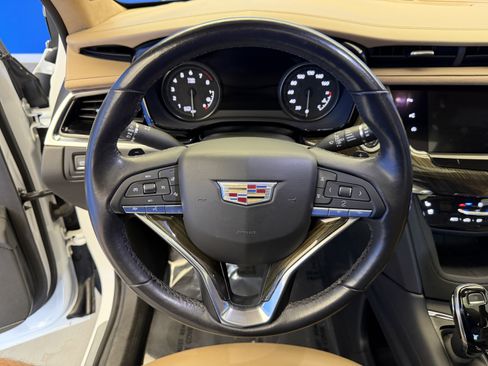 Used 2020 Cadillac XT6 Premium Luxury w/ Platinum Package AWD/4WD image 15