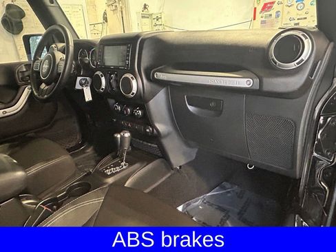 Used 2017 Jeep Wrangler Unlimited Sahara w/ Max Tow Package image 21