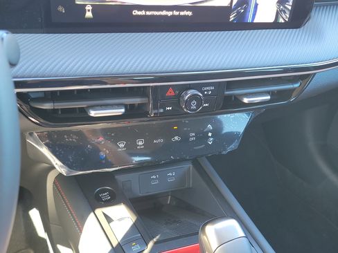 New 2025 Nissan Kicks SR image 16