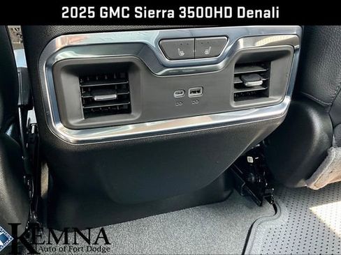Used 2025 GMC Sierra 3500 Denali w/ Denali Reserve Package image 21