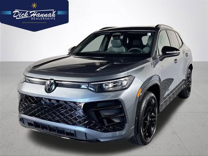 New 2025 Volkswagen Tiguan SE R-Line