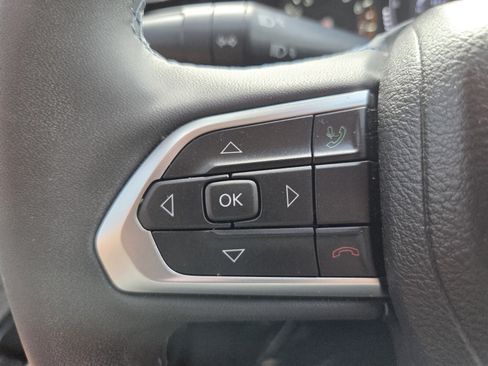 Used 2022 Jeep Compass Latitude FWD image 28