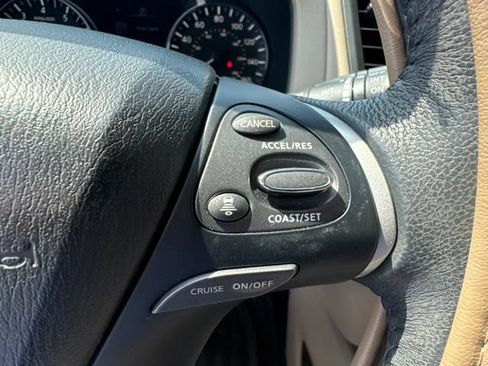 Used 2017 Nissan Pathfinder Platinum w/ Family Entertainment Package FWD image 13