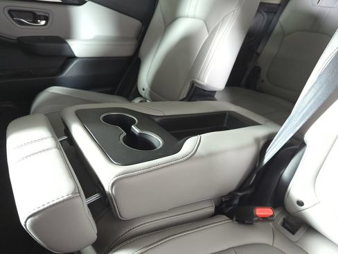 Certified 2025 Honda Pilot EX-L image 33