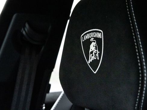 Used 2024 Lamborghini Urus Performante image 20