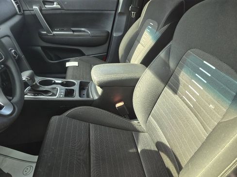 Used 2018 Kia Sportage LX image 16