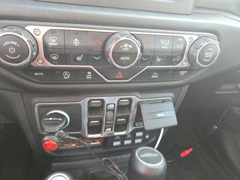 Used 2020 Jeep Gladiator Sport w/ Quick Order Package 24S image 9