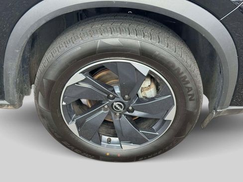 Used 2025 Nissan Rogue SV AWD/4WD image 8