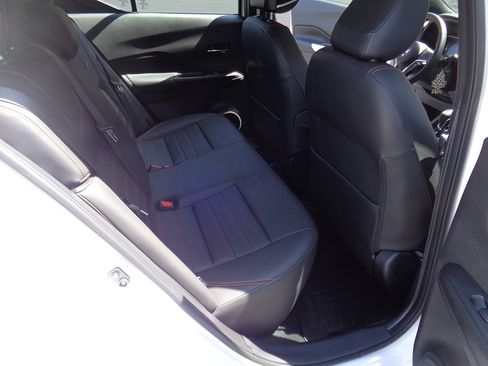 Used 2020 Nissan Kicks SR w/ SR Premium Package image 10