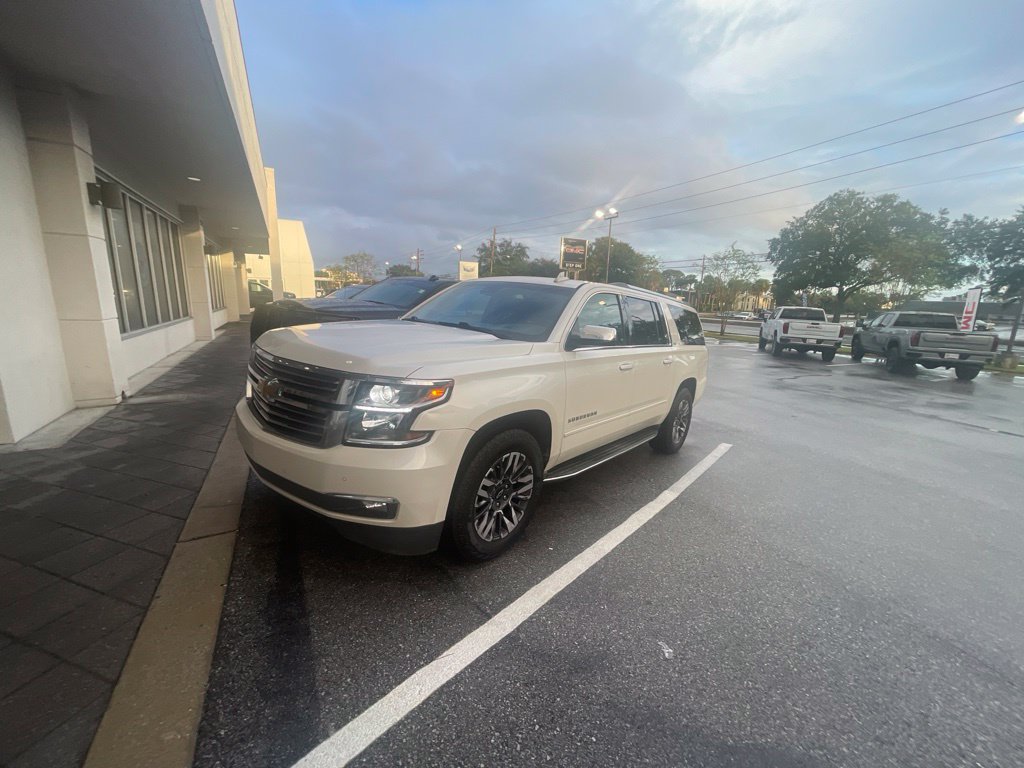 Used 2015 Chevrolet Suburban LTZ RWD image 1
