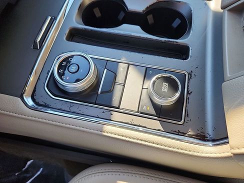 Used 2021 Ford Expedition XLT image 15