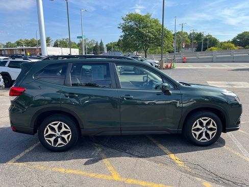 Certified 2023 Subaru Forester Premium AWD/4WD image 4