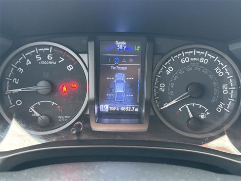 Used 2021 Toyota Tacoma TRD Off-Road AWD/4WD image 15