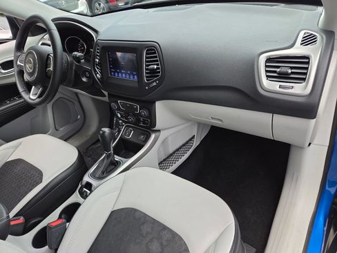 Used 2019 Jeep Compass Latitude w/ Popular Equipment Group FWD image 18