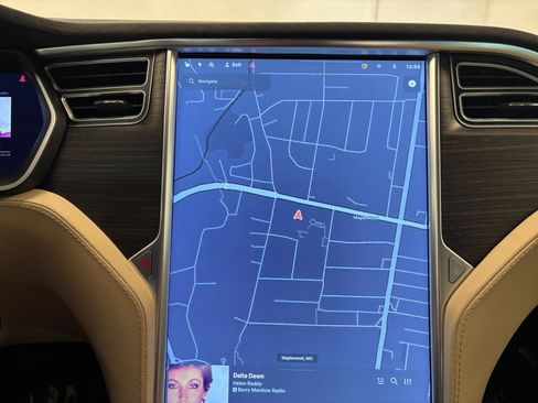 Used 2015 Tesla Model S 85 RWD image 34