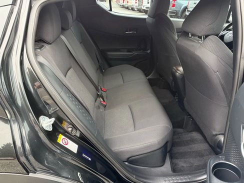 Used 2018 Toyota C-HR XLE image 16