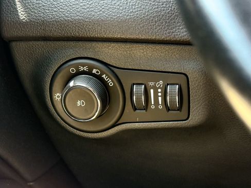 Used 2018 Jeep Compass Latitude w/ Popular Equipment Group AWD/4WD image 28