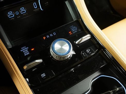 New 2023 Jeep Grand Cherokee Summit image 24