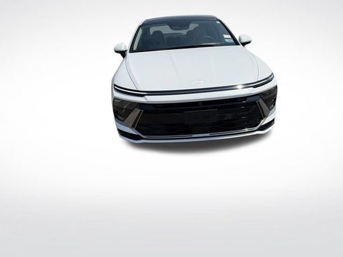 Used 2025 Hyundai Sonata Limited FWD image 8
