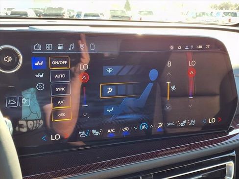 New 2026 Chevrolet Traverse LT image 13