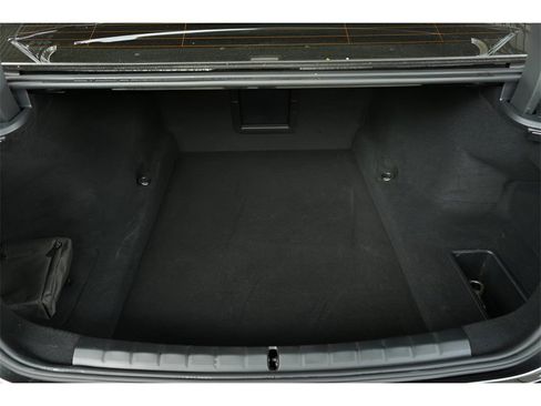 Used 2023 BMW 760i xDrive w/ Executive Package image 19