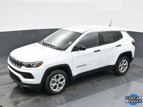 Used 2025 Jeep Compass Sport AWD/4WD image 31