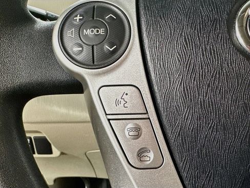 Used 2014 Toyota Prius V Three FWD image 22