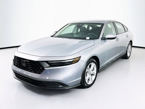 Used 2025 Honda Accord LX image 3