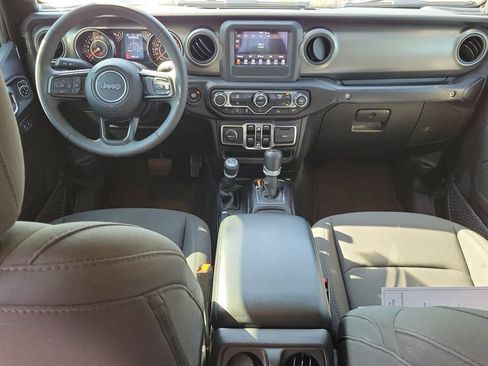 Used 2023 Jeep Gladiator Sport AWD/4WD image 14