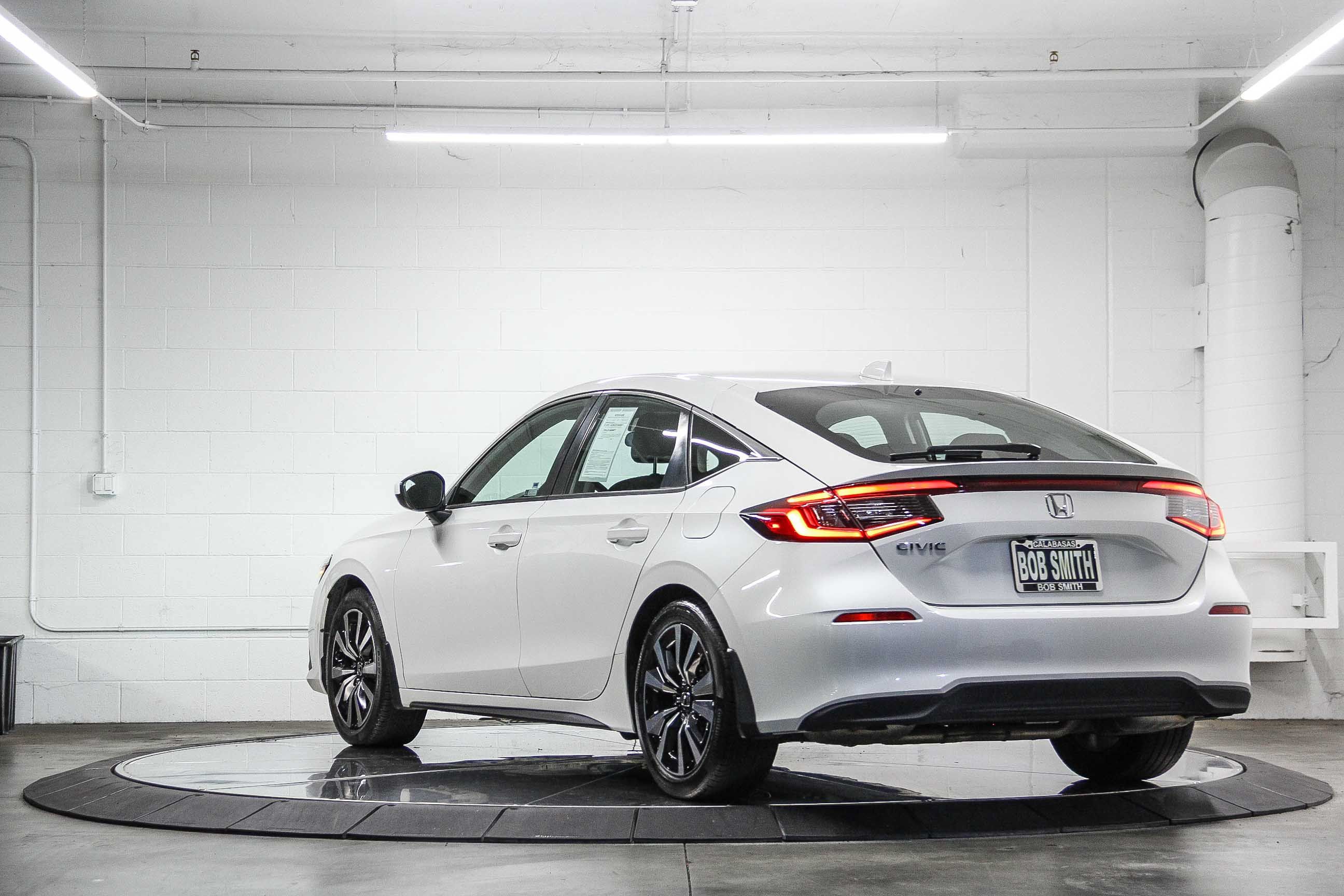 Used 2023 Honda Civic EX-L image 4