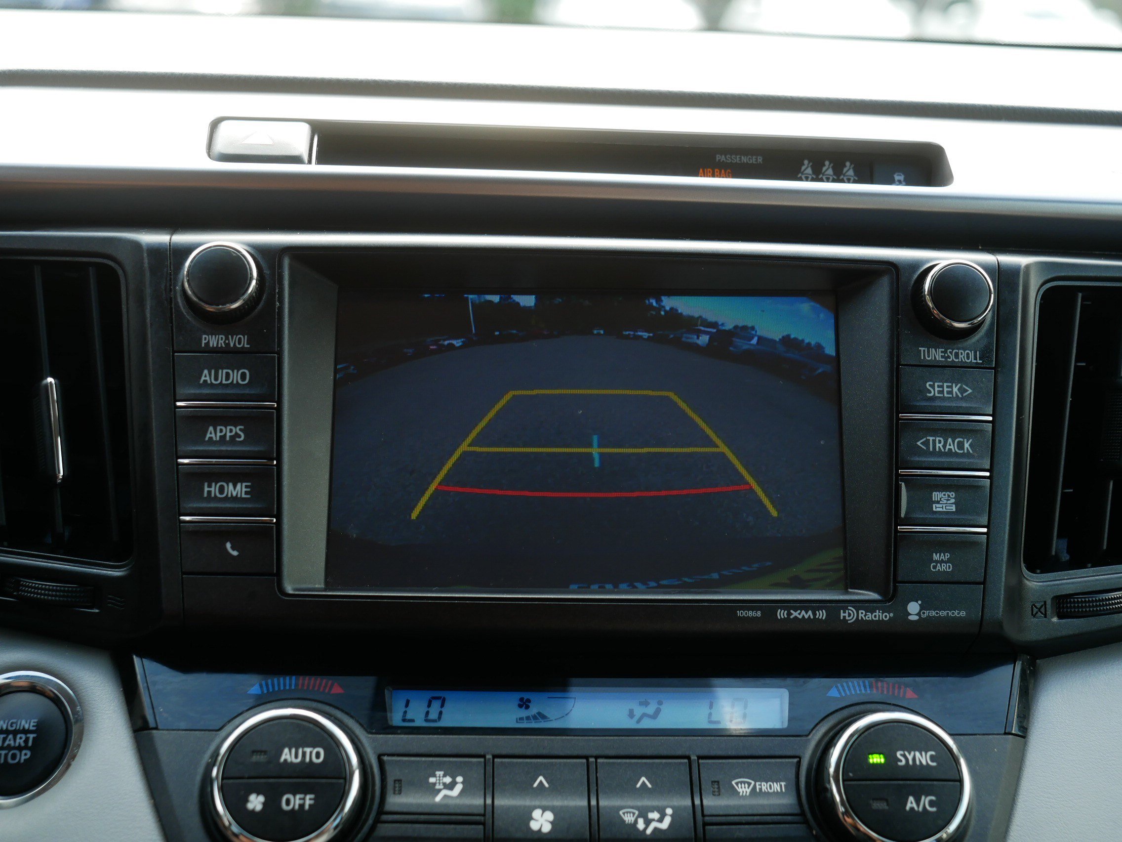 Used 2018 Toyota RAV4 XLE FWD image 27