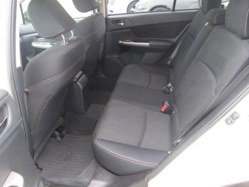 Used 2015 Subaru Crosstrek 2.0i Premium image 9