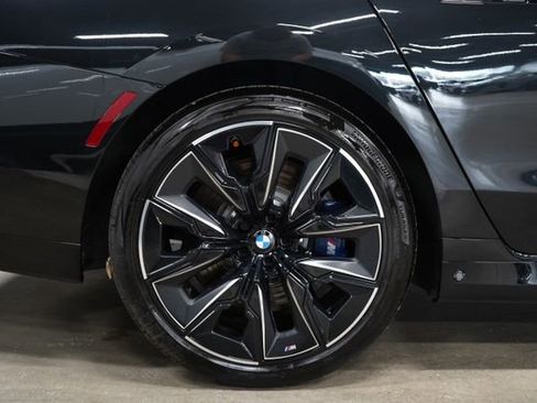 Used 2025 BMW 760i xDrive w/ Executive Package AWD/4WD image 37