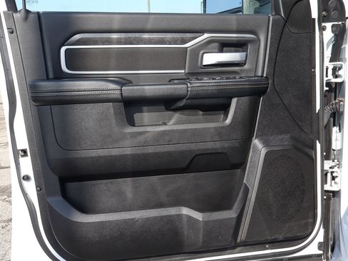 Used 2024 RAM 3500 Big Horn image 19