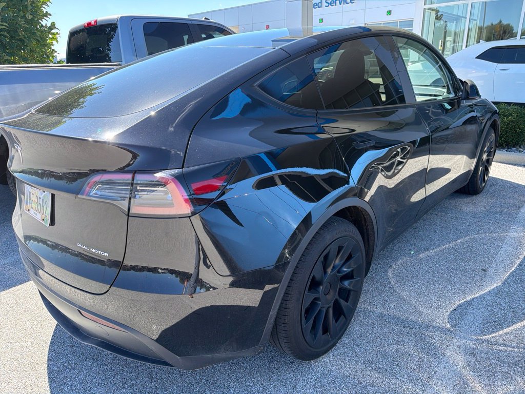 Used 2025 Tesla Model Y Long Range AWD/4WD image 5