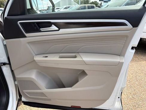 Used 2021 Volkswagen Atlas SE FWD image 18