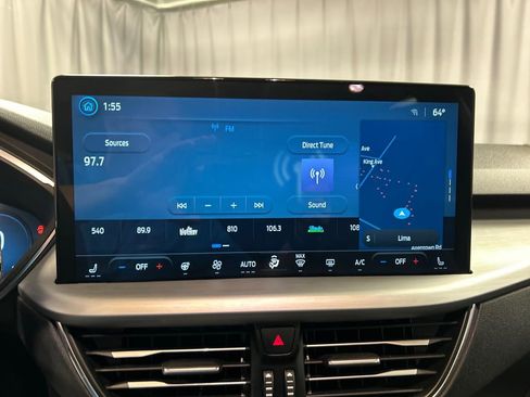 Used 2025 Ford Escape Platinum image 17