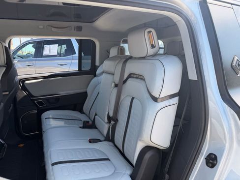 Used 2023 Rivian R1S Adventure AWD/4WD image 10