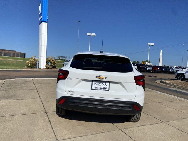 Used 2025 Chevrolet Trax LS w/ LS Convenience Package FWD image 10