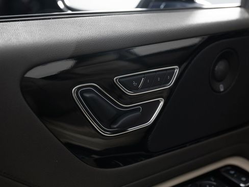 Used 2021 Lincoln Aviator Reserve w/ Class IV Trailer Tow Package image 16