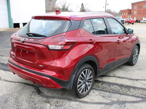 Certified 2024 Nissan Kicks SV image 6