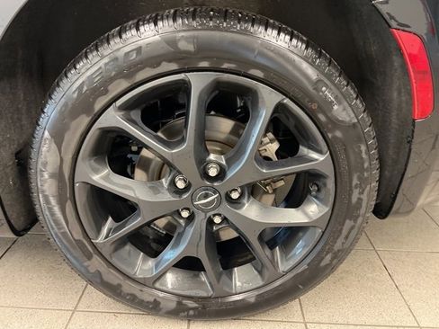 Used 2024 Chrysler Pacifica Limited w/ S Appearance Package image 11