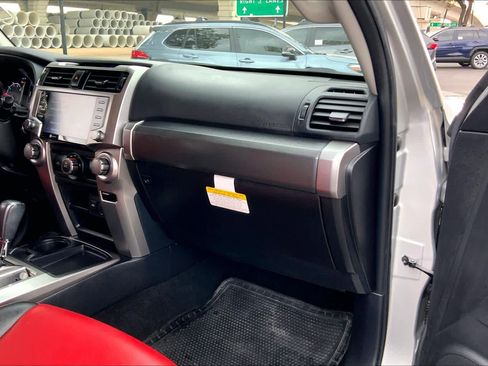 Used 2022 Toyota 4Runner SR5 image 17