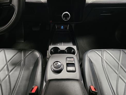 Used 2023 Ford Mustang Mach-E Select image 18