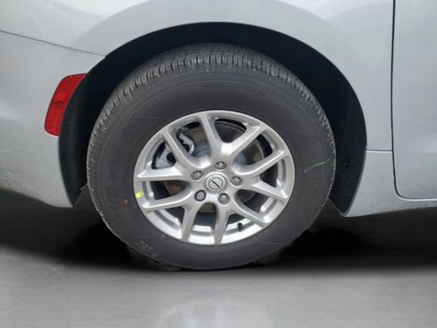 New 2026 Chrysler Pacifica Select image 6