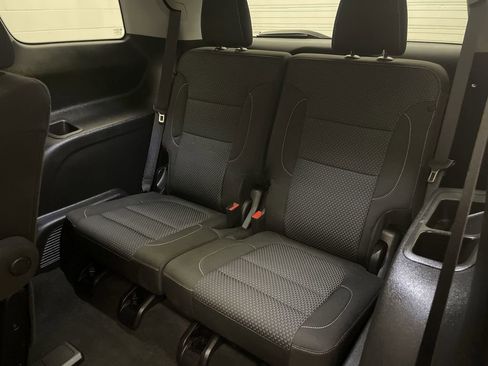 Used 2023 GMC Acadia SLE w/ Driver Convenience Package image 26