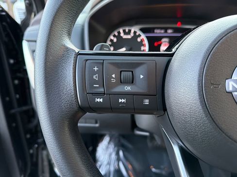 Used 2023 Nissan Rogue SV image 22