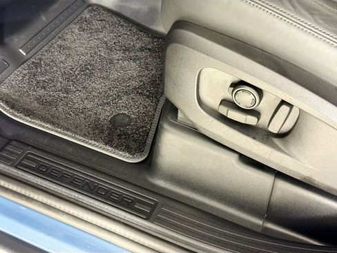 Used 2025 Land Rover Defender 110 S image 18