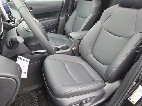 Used 2026 Toyota Corolla Cross XLE w/ Convenience Package image 31